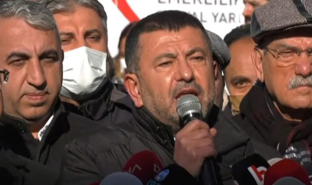 CHP Emeklilikte yaşa takılanlarla alanlara indi