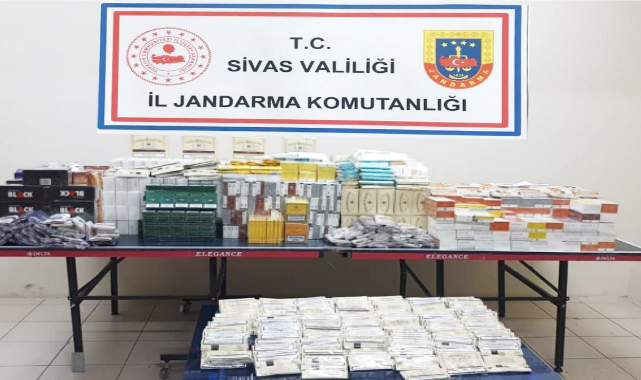 Kaçakçılar yol uygulamasında yakayı ele verdiler