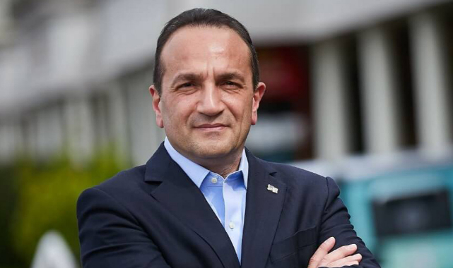 New Jersey bölge başkanı Kur'an-ı Kerim'e el basarak yemin etti