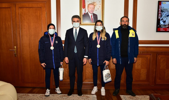 Vali Baruş'tan sporculara hediye!