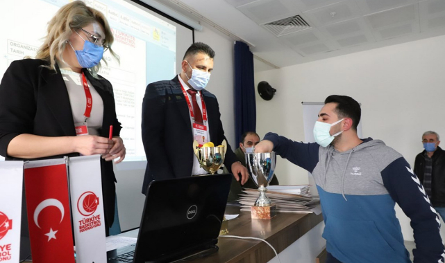 10 ilden 220 sporcu yarı finalde
