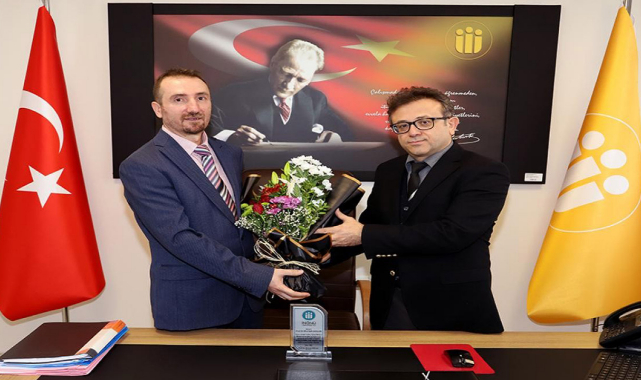İNUZEM’de bayrak değişimi!