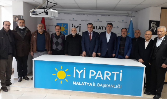 İYİ Parti'de bayrak değişimi!