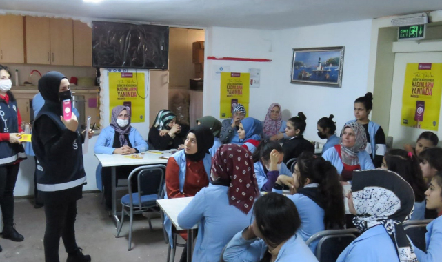 Polis kadınlara KADES'i anlattı