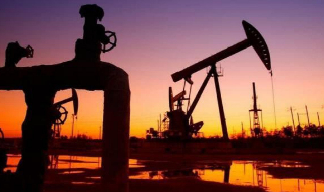 Rusya Ukrayna'ya girince petrol son 8 yılın rekorunu kırdı!