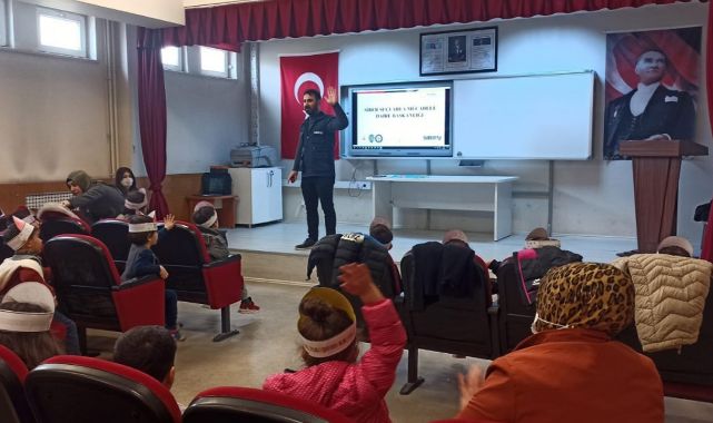 44 Güven Çocuk İş Başında!