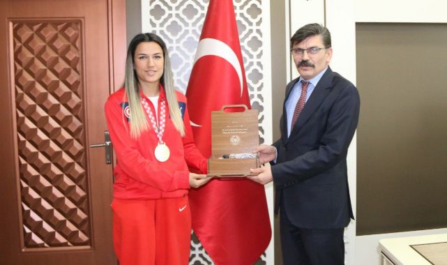 Dağdeviren'den şampiyona destek!
