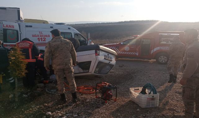Darende'de feci kaza: Kontrolden çıkan otomobil takla atıp ters döndü