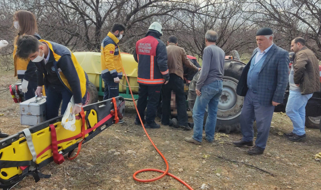 Elbisesini traktörün şaftına kaptırdı: Feci şekilde öldü!