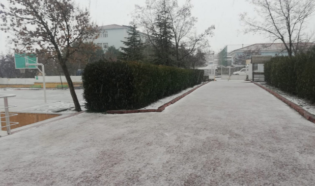 Hem yağmur hem kar hem de dolu