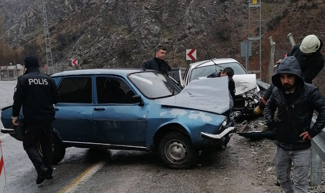 Malatya'da şerit ihlali kaza getirdi: 5 yaralı