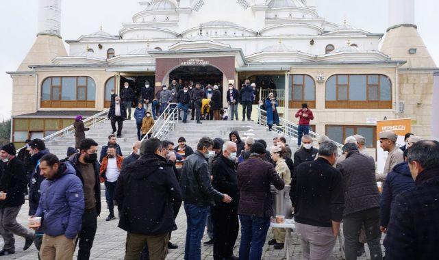 Malatya'da vatandaşlara hoşaf ve arpa ekmek dağıtıldı