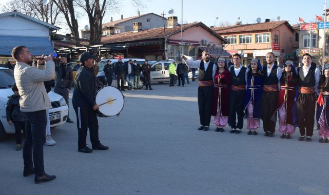 Milli boksör davul zurnayla karşılandı