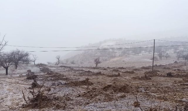 Nisan ayı kapıda, ama yerde kar var!