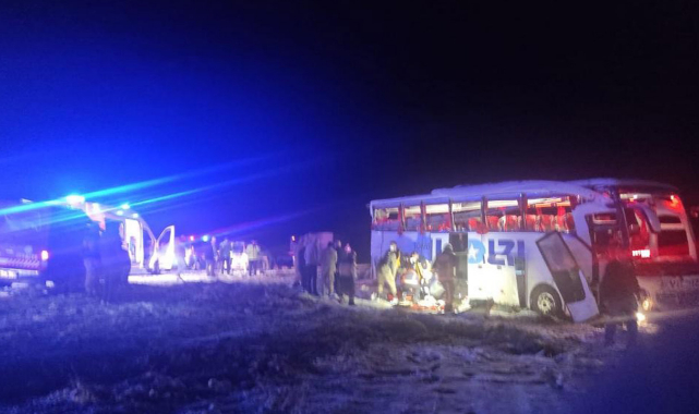 Sivas-Malatya sınırında facia gibi kaza: 20 yaralı