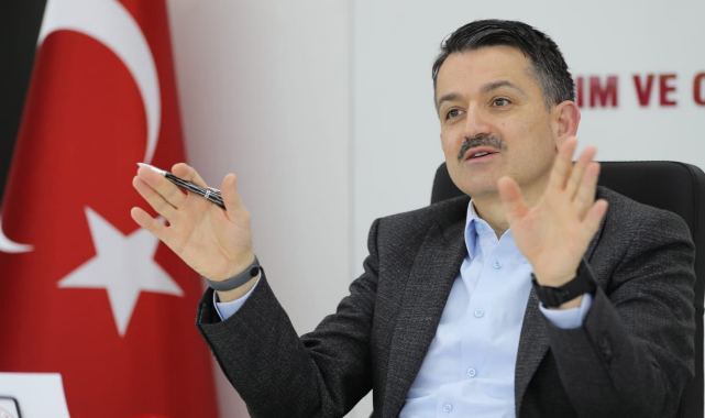 Tarım ve Orman Bakanı Bekir Pakdemirli istifa etti, yerine Vahit Kirişçi atandı