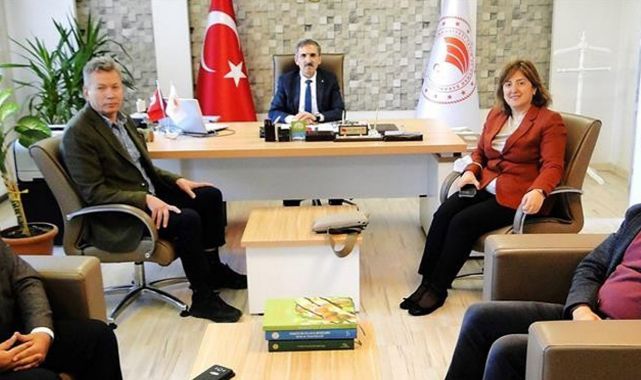 Ankara'dan gelen tarım heyeti, zirai don hasar tespit çalışmaları için kolları sıvadı