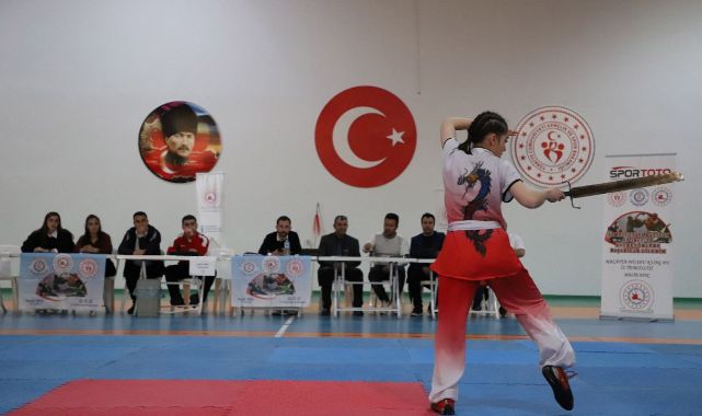 Dereceye girenler ödüllendirildi