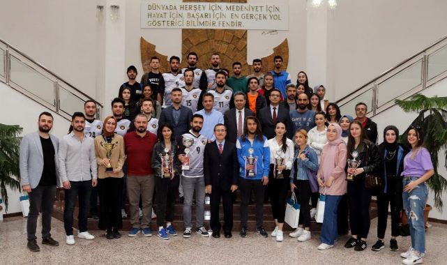 Kızılay: Akademik başarılar kadar sosyal başarılar da önemli 