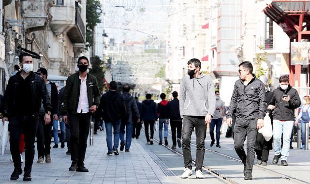 Koronavirüs etkisini yitirdi: Pandemiye veda edilecek