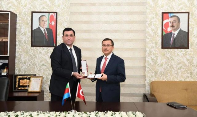 Rektör Kızılay’a özel devlet ödülü!