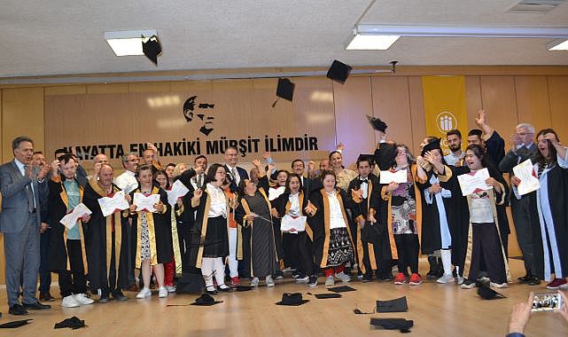 Down sendromlu bireyler kep fırlattı!