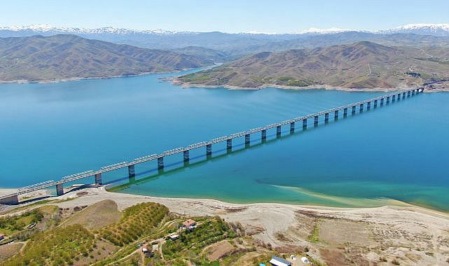 Dünya'nın 3. Türkiye'nin en uzun demir yolu köprüsü nerede?
