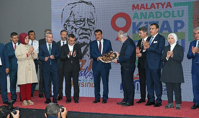 Gürkan: Çok kitap okuyun sadece Kur’an-ı Kerim’e teslim olun!