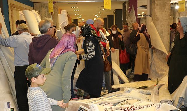 Malatya'da indirimli halı izdihamı!