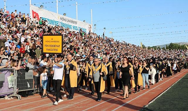 6 bin öğrencinin mezuniyet coşkusu!..