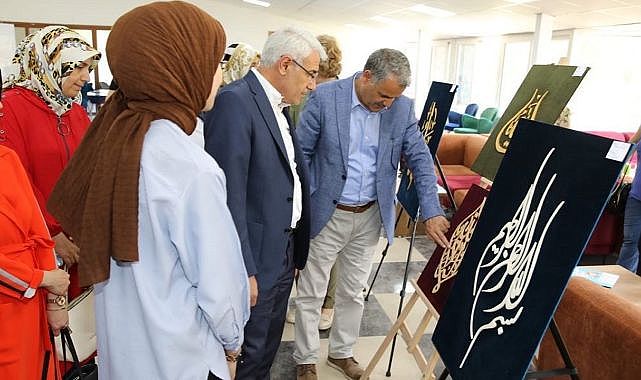 Hat ve Resim Sergisi yoğun ilgi gördü