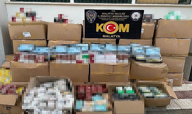 Kargo aracından binlerce kaçak ürün çıktı!