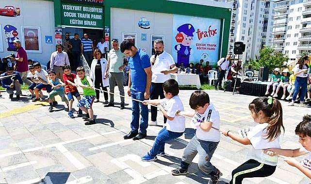 Miniklere trafik bilinci aşılanıyor