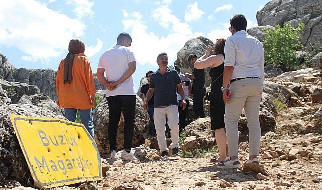 Buzluk Mağarası turist akınına uğradı