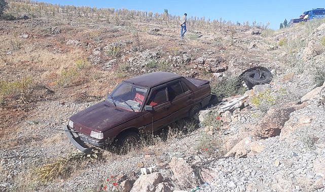 Doğanşehir'de otomobil şarampole uçtu!
