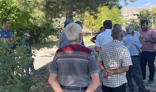 Çiftçiler hizmet binasını bastı!