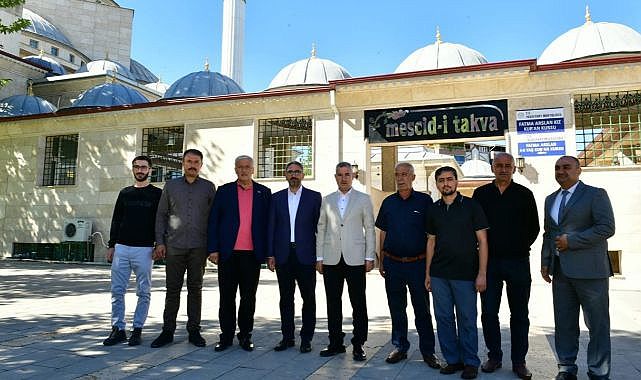 'Cami Temizleme Ekipleri' kolları sıvadı