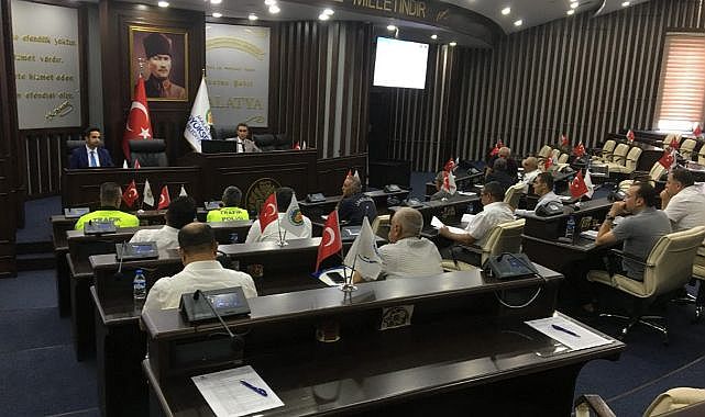 Gündem maddeleri karara bağlandı