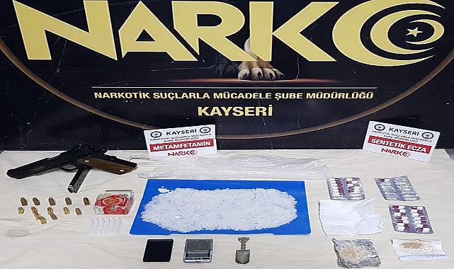 Zehir tacirleri kovalamaca sonucu yakalandı
