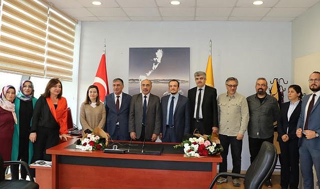 İnönü Üniversitesi'nde bayrak değişimi
