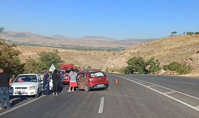 Kontrolden çıkan araç otomobil ile çarpıştı