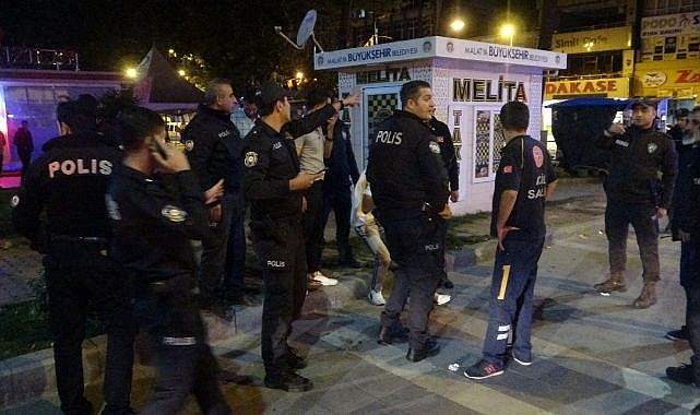 Malatya'da gece yarısı "kız meselesi" kavgası!