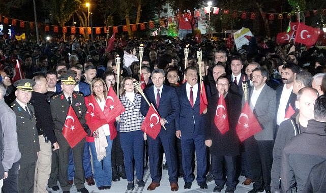 Malatya'da kortej yürüyüşü ve fener alayı