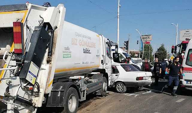 MAŞTİ kavşağında zincirleme kaza!