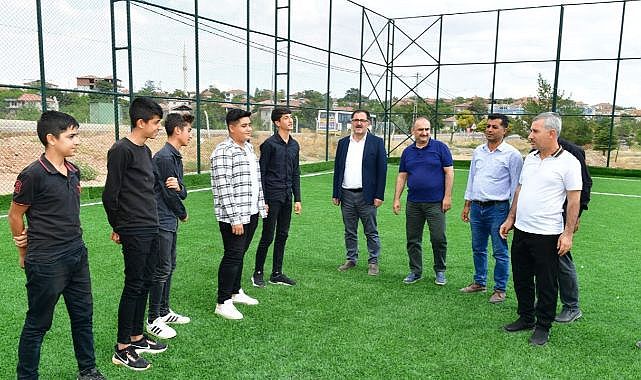 Özal Ortaokulu bahçesine Halı Saha kazandırıldı