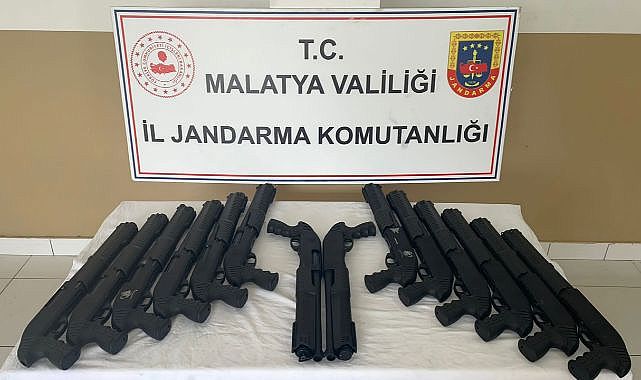 Şüpheli araçtan tüfekler çıktı!