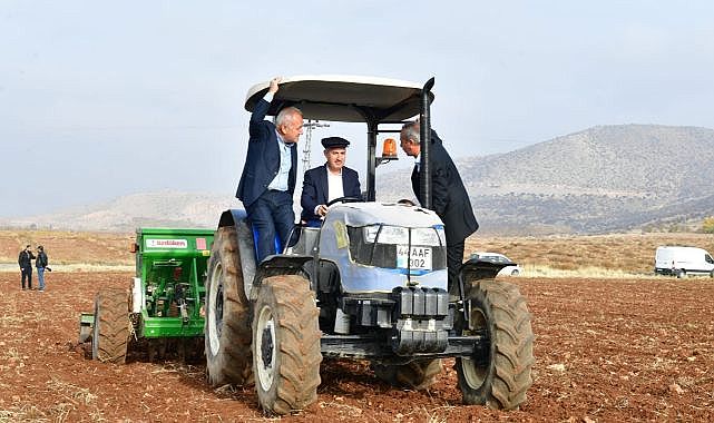 120 dönümlük alanda arpa ve buğday ekildi!