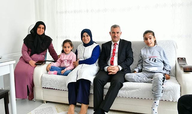 Elif ve Mehtap kardeşlere sürpriz!