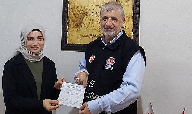 İlk maaşı ile yaptığı bağış takdir topladı