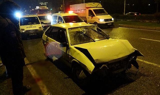 Otomobil, polis aracına arkadan çarpınca...